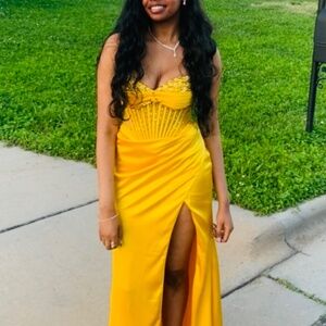 Formal Gown/Prom Dress